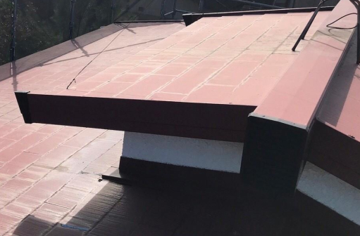 屋根修復前の写真